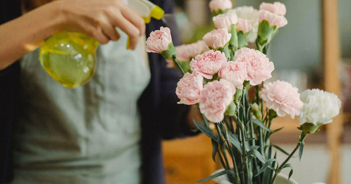 How To Clean Artificial Flowers In A Vase?